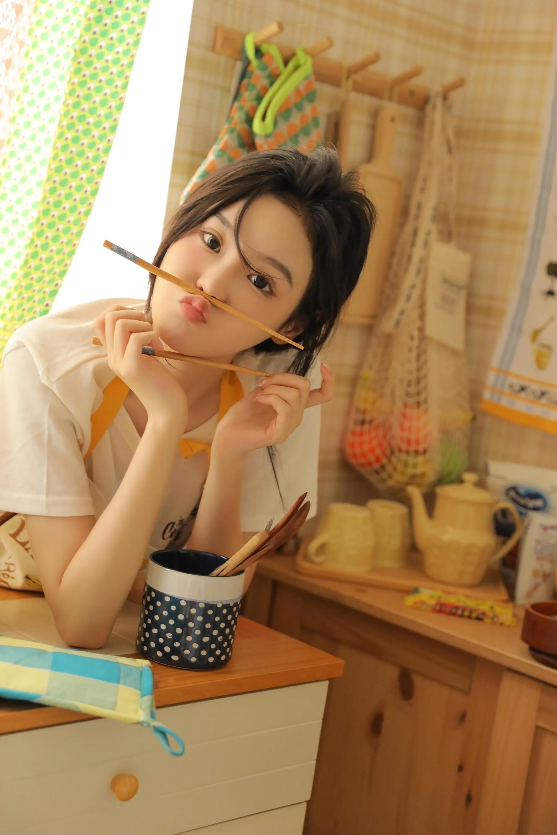 [YITUYU艺图语]2022.07.07 橙味小厨娘 苡萱mua [43P]插图